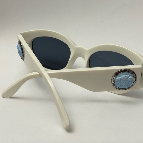 Vintage Blue Medusa Gianni Versace MOD 420/E 868 - Picture 9 of 9